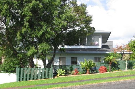 Photo of property in 8 Amante Crescent, Mairangi Bay, Auckland, 0630