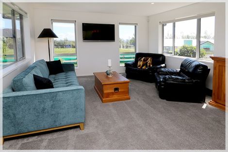 Photo of property in 17 Westwood Drive, Aokautere, Palmerston North, 4471