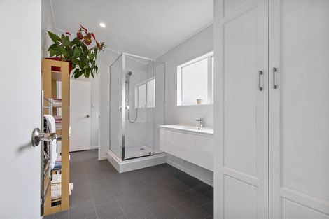 Photo of property in 164 Glendhu Road, Bayview, Auckland, 0629