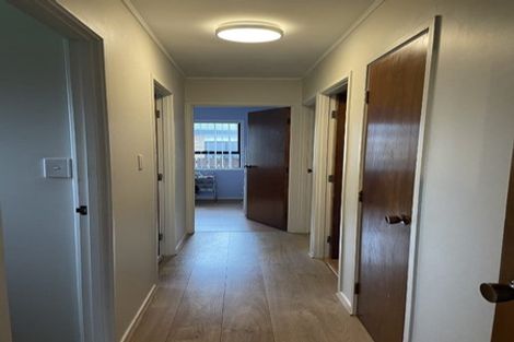 Photo of property in 2/1 Barbados Drive, Unsworth Heights, Auckland, 0632