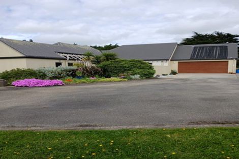 Photo of property in 92 Tutaki Road, Kelvin Grove, Palmerston North, 4470