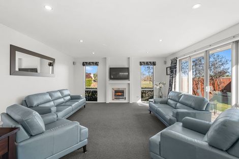 Photo of property in 18 Westpark Drive, Burnside, Christchurch, 8053