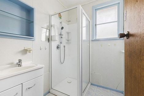 Photo of property in 124 Sievers Grove, Cannons Creek, Porirua, 5024