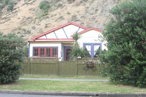 Photo of property in 10 Tilley Road, Paekakariki, 5034