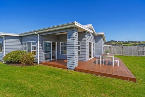 Photo of property in 8 Navigation Drive, Cooks Beach, Whitianga, 3591