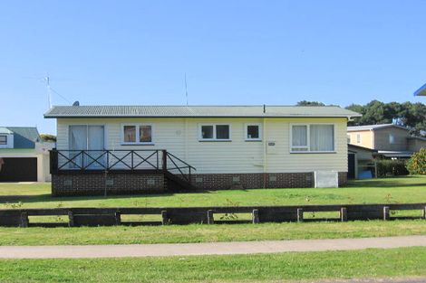 Photo of property in 9 Captain Cook Road, Cooks Beach, Whitianga, 3591