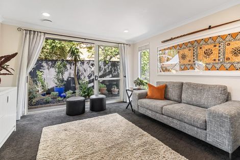 Photo of property in 17 Eaglemont Drive, East Tamaki Heights, Auckland, 2016