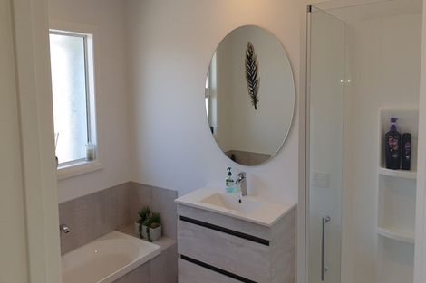 Photo of property in 118 Johnstone Drive, Fitzherbert, Palmerston North, 4410