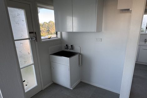 Photo of property in 2/57 Coronation Road, Hillcrest, Auckland, 0627