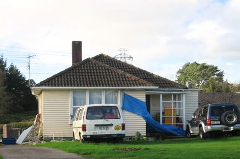 Photo of property in 43 Middlemore Crescent, Papatoetoe, Auckland, 2025