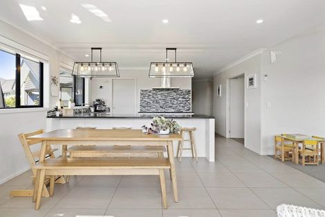 Photo of property in 15 Mike Smith Drive, Cambridge, 3434