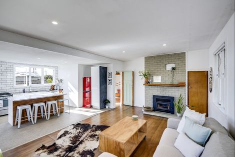 Photo of property in 1013 Heretaunga Street East, Parkvale, Hastings, 4122