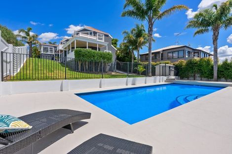 Photo of property in 631 Beach Road, Rothesay Bay, Auckland, 0630