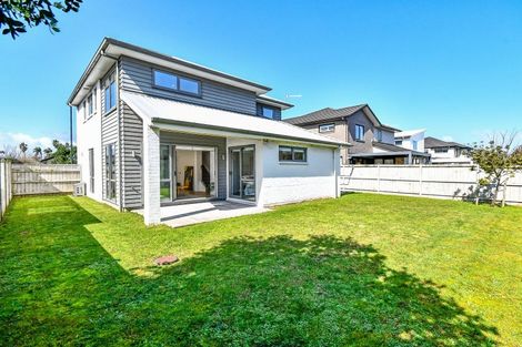 Photo of property in 9 Waituarua Drive, Takanini, 2112