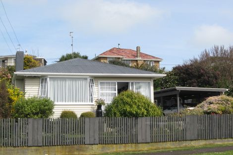 Photo of property in 71 Mould Street, Waitara, 4320