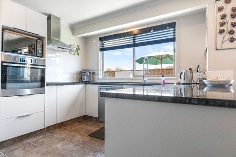 Photo of property in 99 Doncaster Drive, Papamoa Beach, Papamoa, 3118