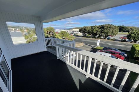 Photo of property in 116 Mana Esplanade, Paremata, Porirua, 5026