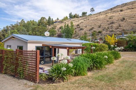 Photo of property in 5 Ednam Street, Roxburgh, 9500