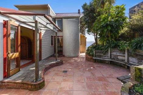 Photo of property in 64 Ferry Road, Days Bay, Lower Hutt, 5013