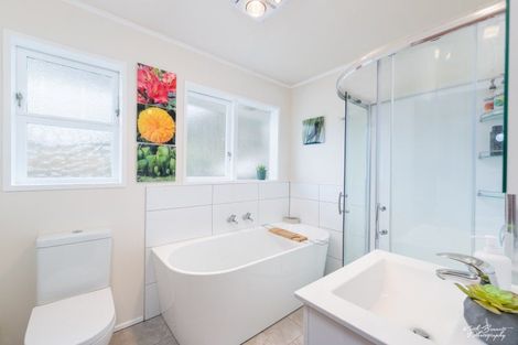 Photo of property in 19 Otira Grove, Kelson, Lower Hutt, 5010