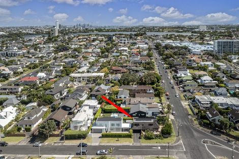 Photo of property in 1/43 Milford Road, Milford, Auckland, 0620