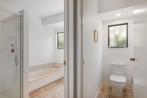 Photo of property in 2 Puriri Place, Whitianga, 3510