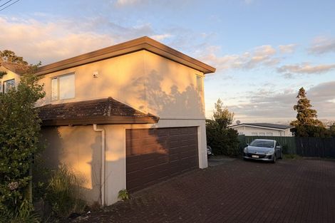 Photo of property in 2/227 Sunset Road, Sunnynook, Auckland, 0632