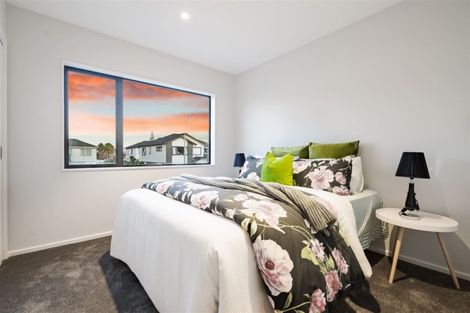 Photo of property in 42 Bordeaux Parade, Te Atatu South, Auckland, 0610