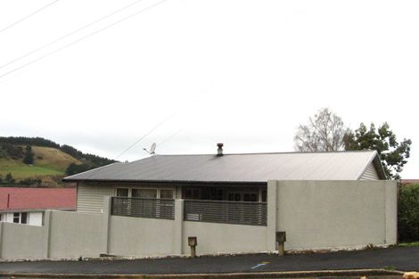 Photo of property in 7 Springdon Avenue, Sawyers Bay, Port Chalmers, 9023