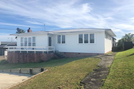 Photo of property in 29 Sylvan Crescent, Te Atatu South, Auckland, 0610