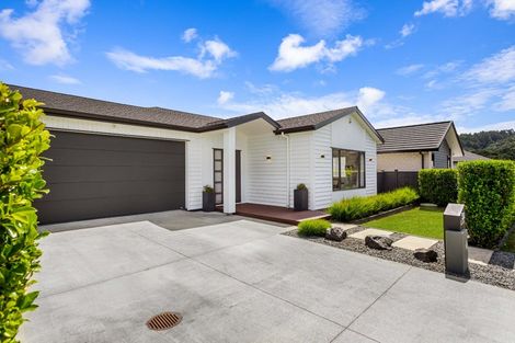 Photo of property in 54 Fruitlands Road, Kumeu, 0810