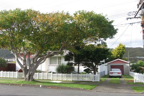 Photo of property in 14 Foster Street, Taita, Lower Hutt, 5011