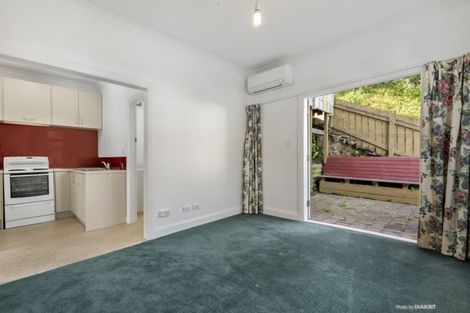 Photo of property in 3a Linwood Way, Island Bay, Wellington, 6023