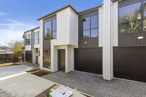 Photo of property in 89c Cascades Road, Pakuranga Heights, Auckland, 2010