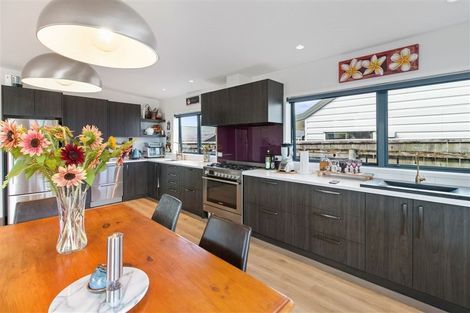 Photo of property in 114 Tamaki Road, Whangamata, 3620