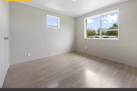 Photo of property in 66 Sikkim Crescent, Clover Park, Auckland, 2019