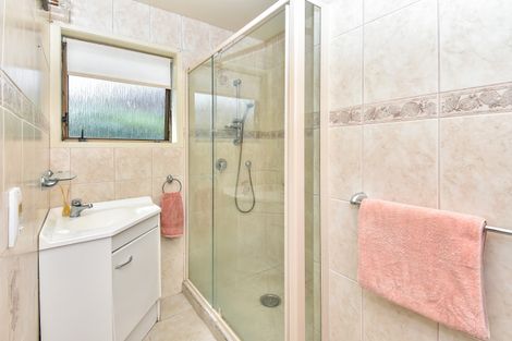 Photo of property in 13a Lawson Way, Weymouth, Auckland, 2103