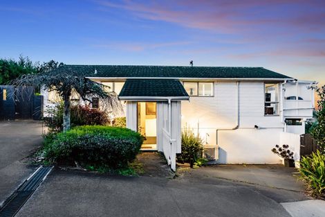 Photo of property in 797 East Coast Road, Northcross, Auckland, 0630