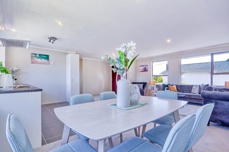 Photo of property in 1/185a Royal Road, Massey, Auckland, 0614