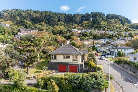Photo of property in 323 Main Road, Tawa, Wellington, 5028
