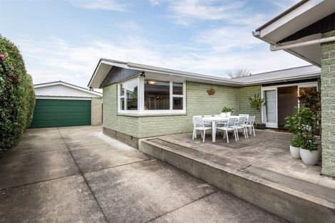 Photo of property in 16 Greenfield Place, Mairehau, Christchurch, 8052