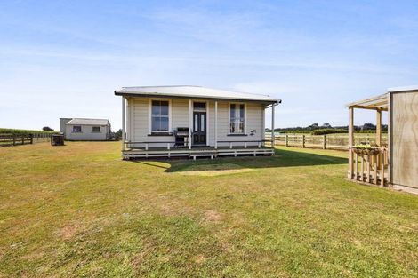 Photo of property in 33 Foreman Road, Manutahi, Patea, 4598