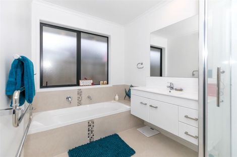 Photo of property in 60 Edgeview Crescent, Fitzroy, Hamilton, 3206