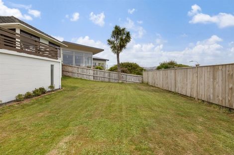 Photo of property in 77 Motuhara Road, Plimmerton, Porirua, 5026