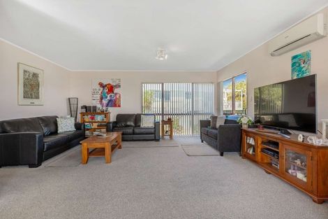 Photo of property in 5 Dudley Crescent, Cable Bay, 0420