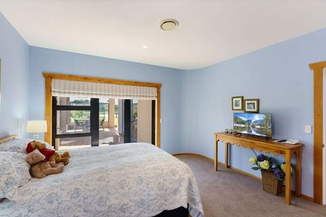 Photo of property in 7 Marewa Place, Waikanae Beach, Waikanae, 5036