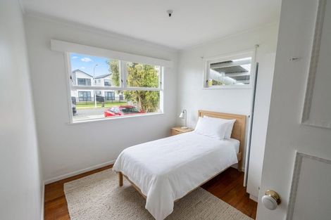 Photo of property in 4 Ainsdale Place, Manurewa, Auckland, 2102