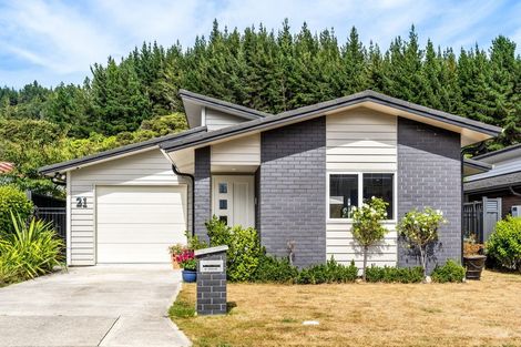 Photo of property in 21 Somerby Mews, Silverstream, Upper Hutt, 5019