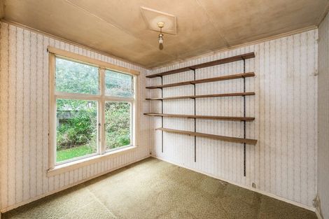 Photo of property in 10 Wairere Grove, Paraparaumu, 5032