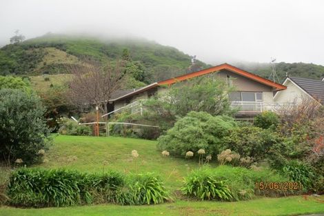 Photo of property in 135 Winara Avenue, Waikanae, 5036